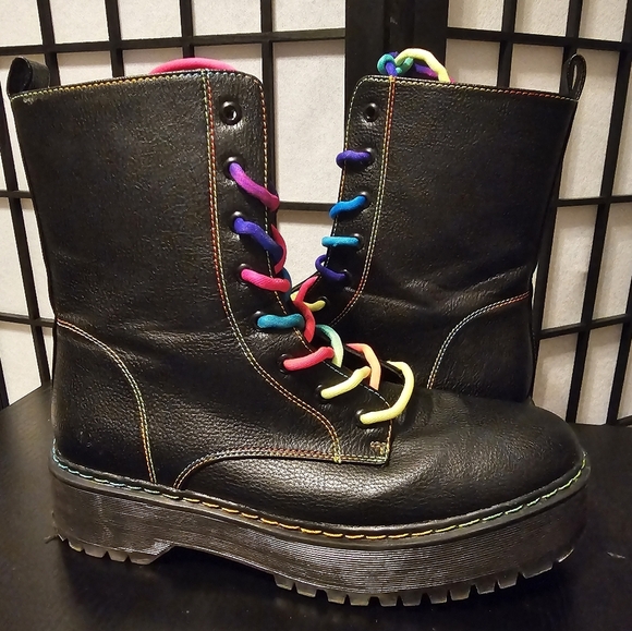 Vintage Unionbay Black Leather Boots with Rainbow‎ Stiching & Laces - Picture 2 of 5